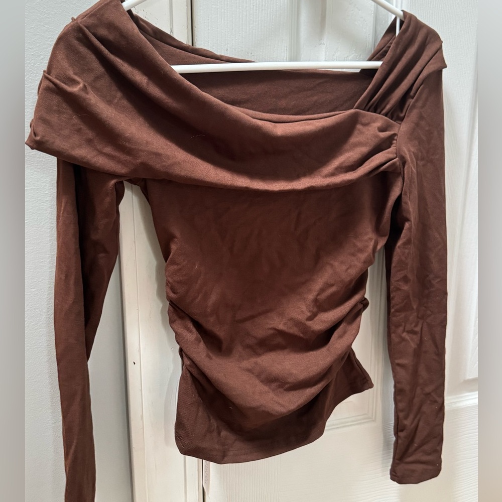 Chic Brown Off-Shoulder Top NWT